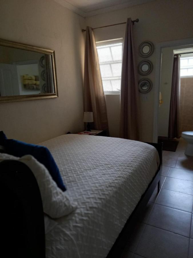 A Taste Of Paradise - Vacation Rentals Close To Us Embassy & Restaurants Насау Екстериор снимка