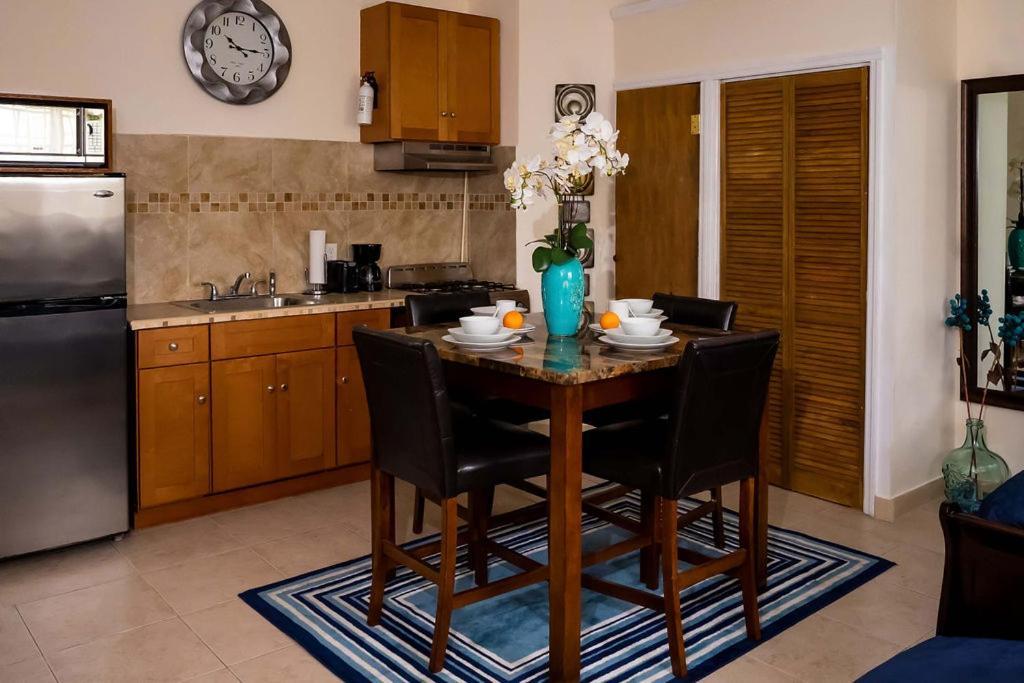 A Taste Of Paradise - Vacation Rentals Close To Us Embassy & Restaurants Насау Екстериор снимка